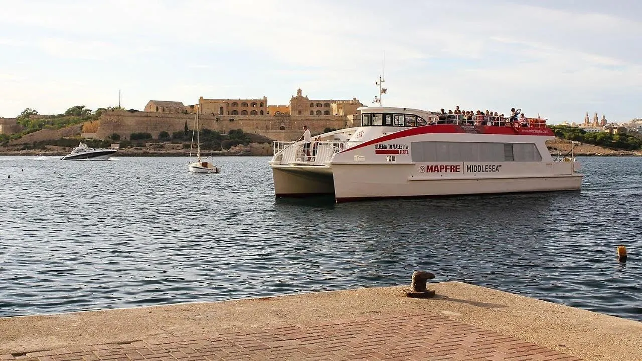 Trendy 3 Bedroom Apartment In Sliema Center 0*,  Malta