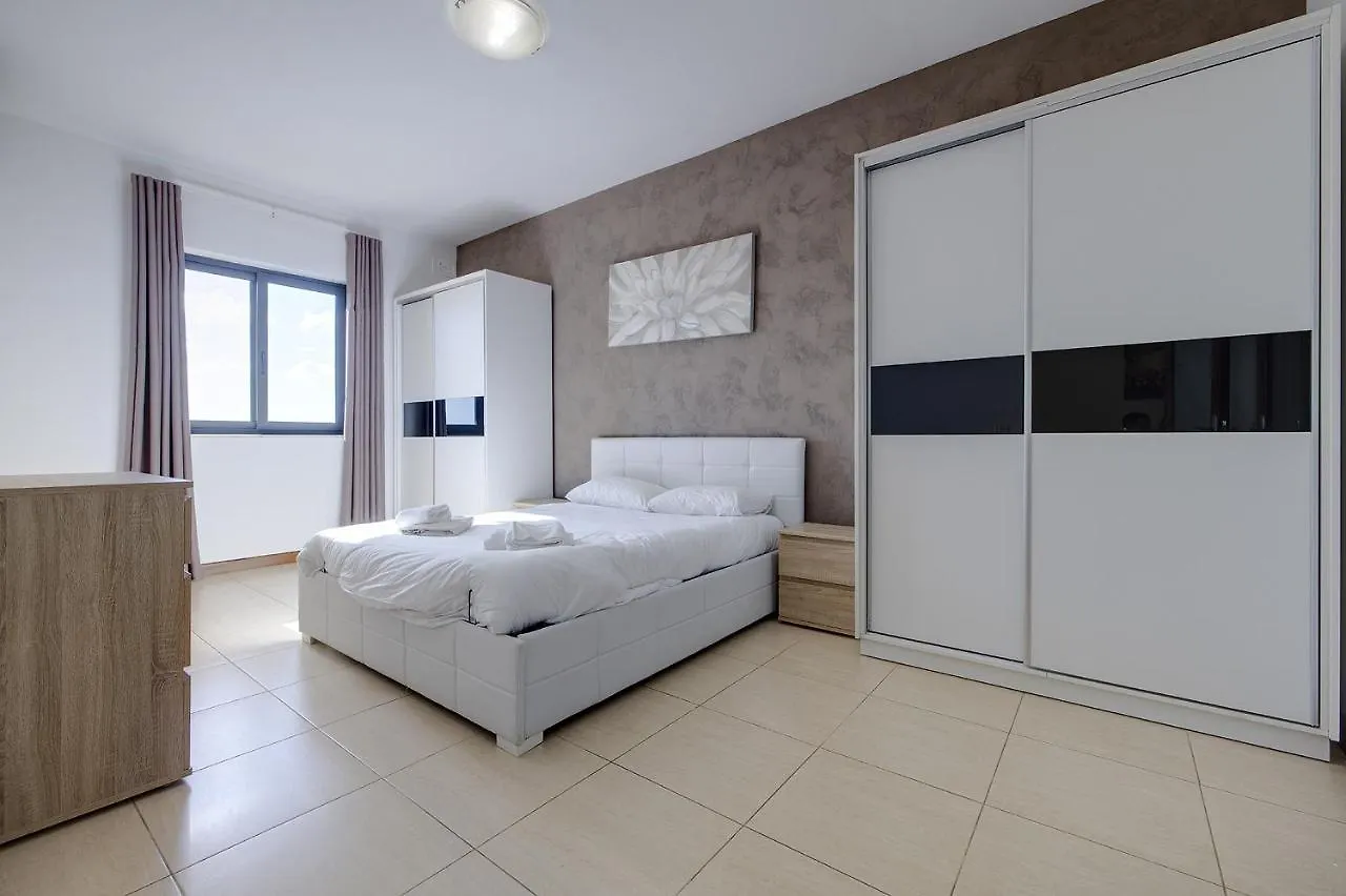 Trendy 3 Bedroom Apartment In Sliema Center