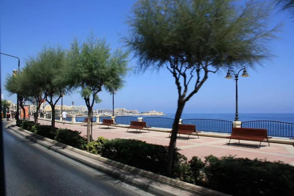 Trendy 3 Bedroom Apartment In Sliema Center 0*,  Malta