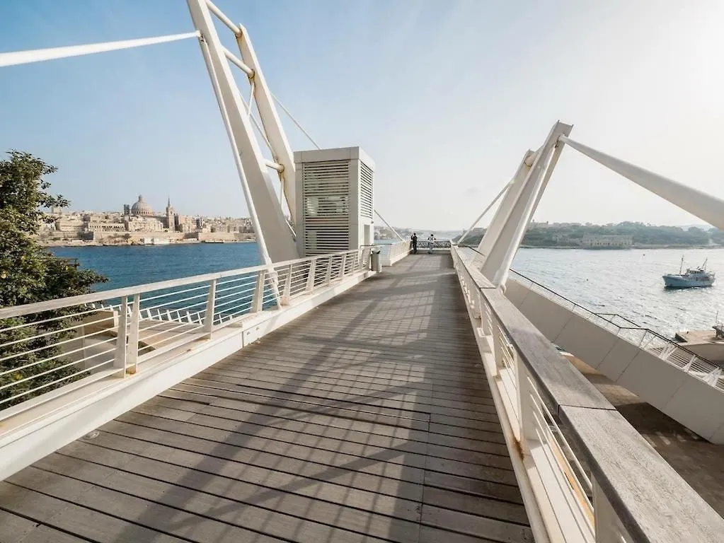 Trendy 3 Bedroom Apartment In Sliema Center